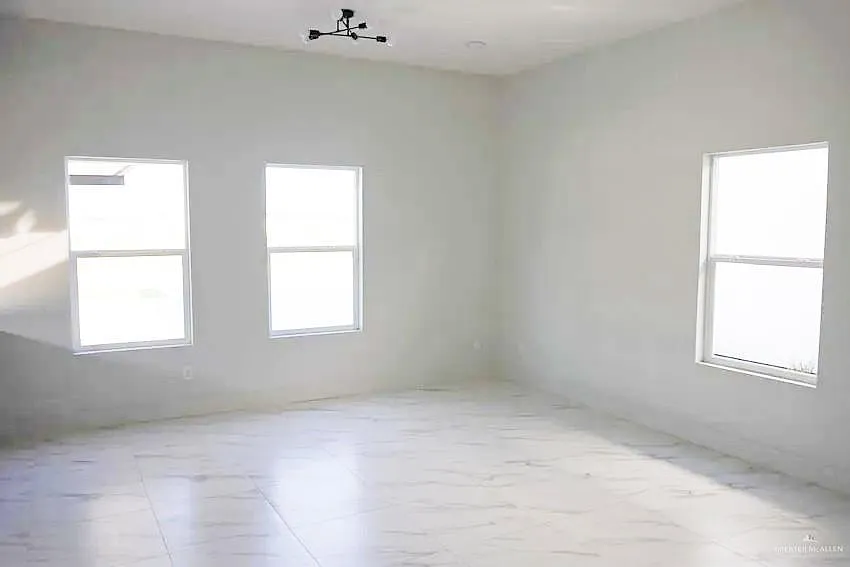 2 bed, 2.0 bath, 860 sqft, $1,150 — Photo 2