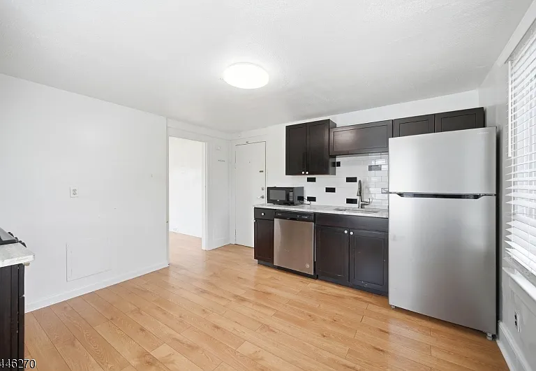 98 Maple Ave #A — Photo 9