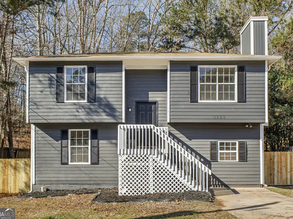 5225 Forest Downs Ln S, Atlanta, GA 30349