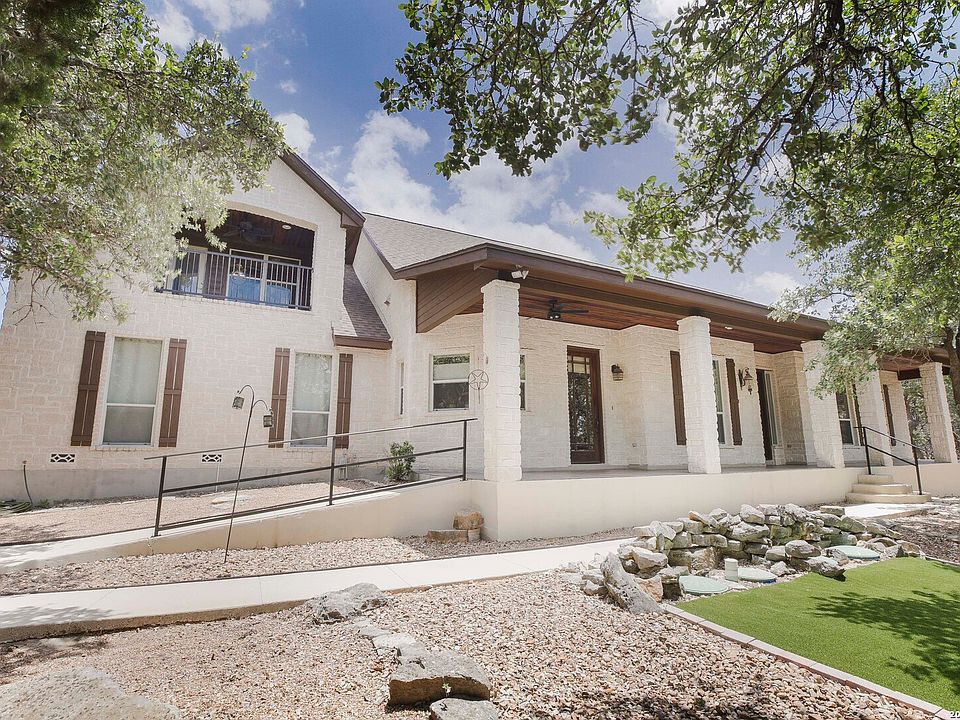 1st image of 3009 Fallbrook Manor