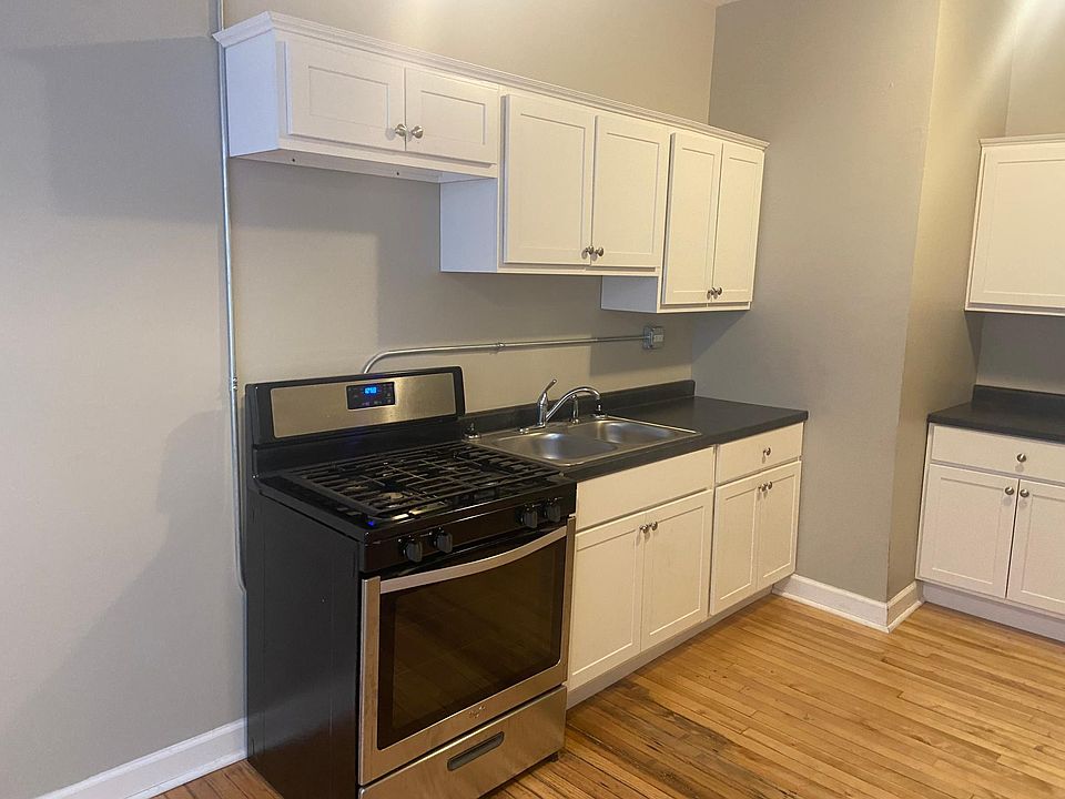 New kitchen cabinets and appliances