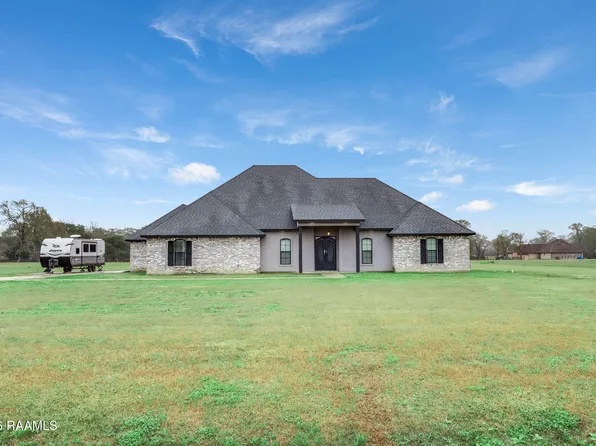 176 Wagon Trail Dr, Opelousas, LA 70570