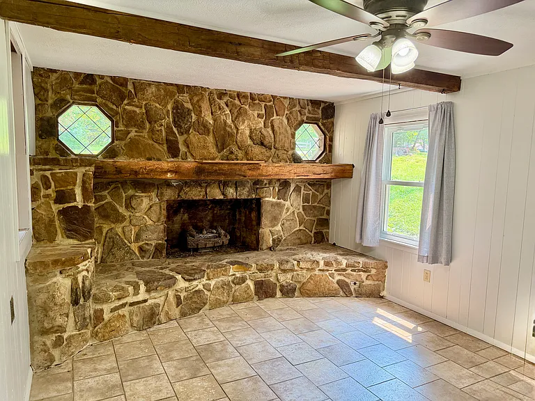 1826 S Highland Ave — Photo 5