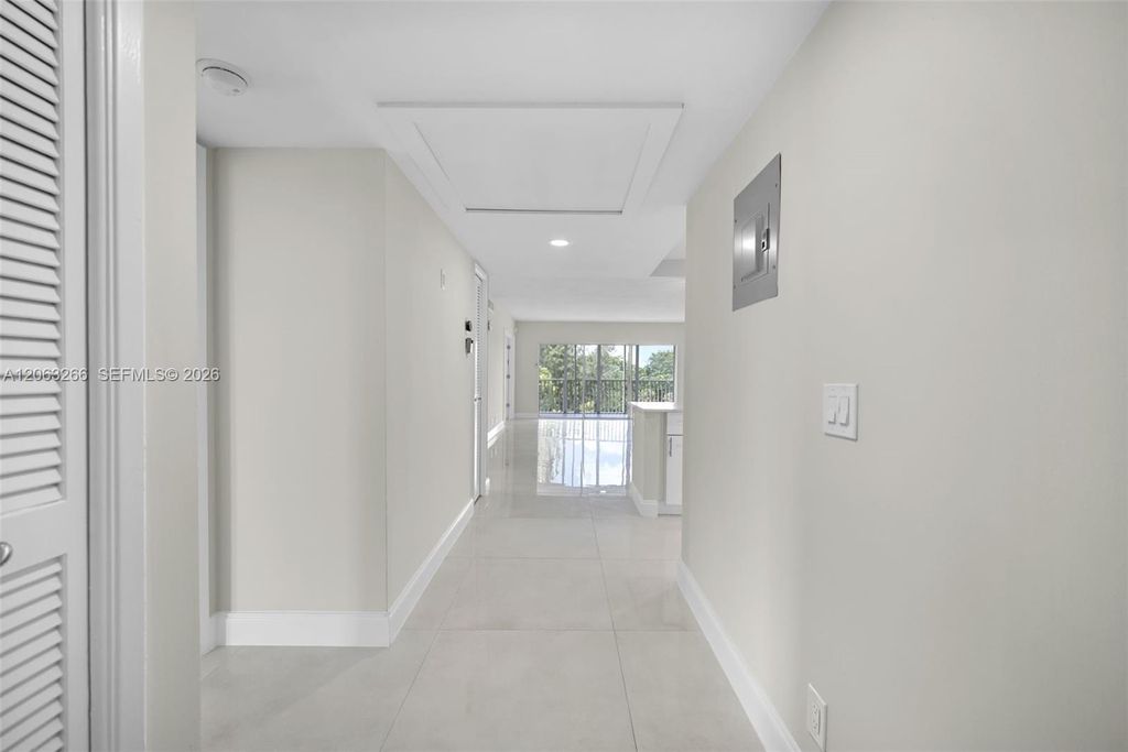 3200 N Palm Aire Dr APT 610, photo 7