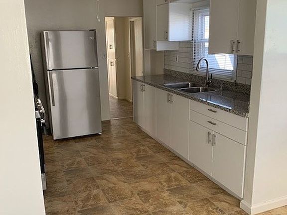 4th image of 1559-1563 1/2 Oliver Ave #1559