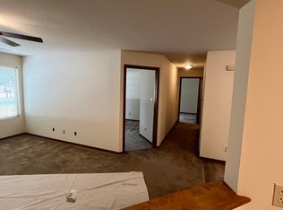 52 W North Ave #202, Cortland, IL 60112