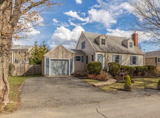 19 Devereux Ter, Marblehead, MA 01945