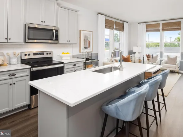 2634 Neabsco Common Pl, Woodbridge, VA 22191
