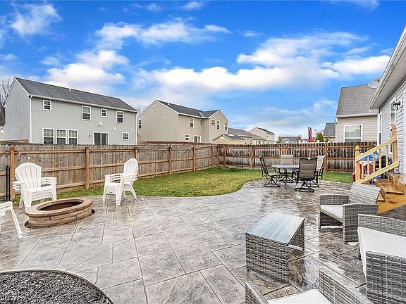 2nd image of 3814 Parkside Cir E