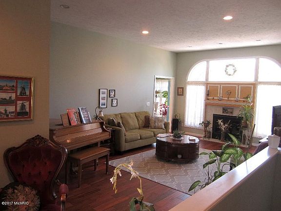 3rd image of 2963 Bayberry Ct