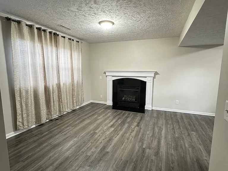 6733 Hill Crest Ln — Photo 8