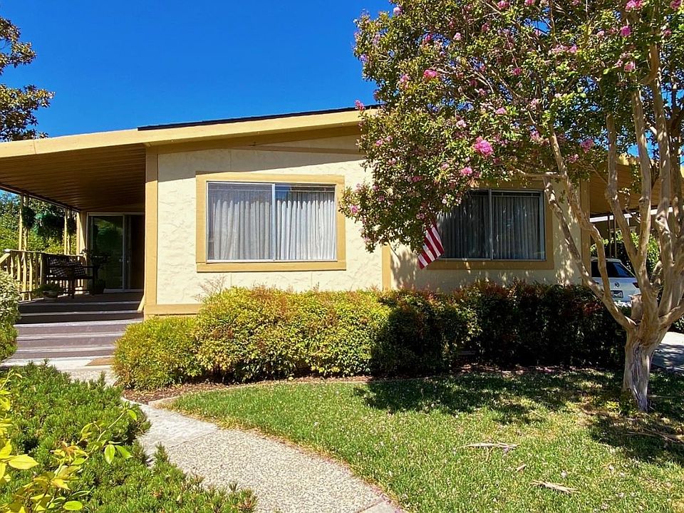 1st image of 449 Millpond Dr #449
