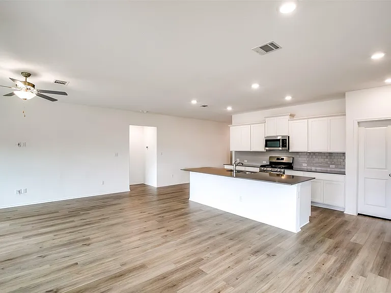 1740 Catahoula Dr — Photo 15