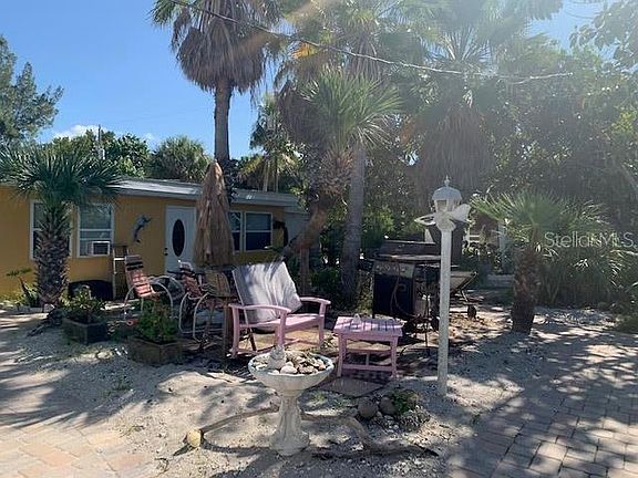 2nd image of 40 Beachcomber Ln #F