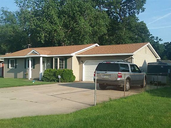2nd image of 228 E Willow Dr