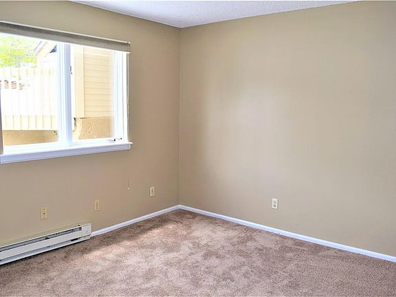 3rd image of 1001 Grandview Dr #3