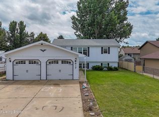 837 25th St W, Dickinson, ND 58601
