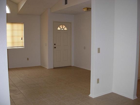 4th image of 528 Cypress Ave
