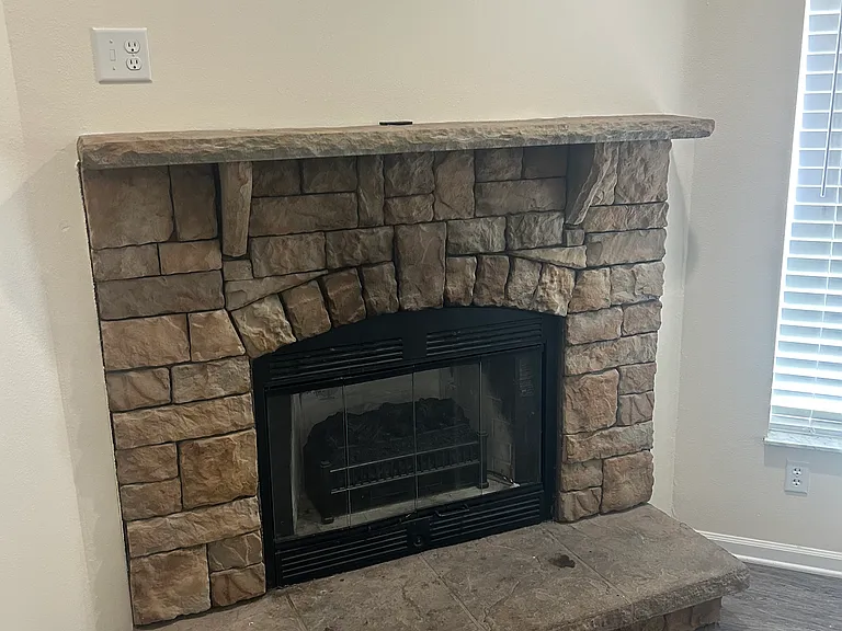 394 SW Lunsford Ter — Photo 7