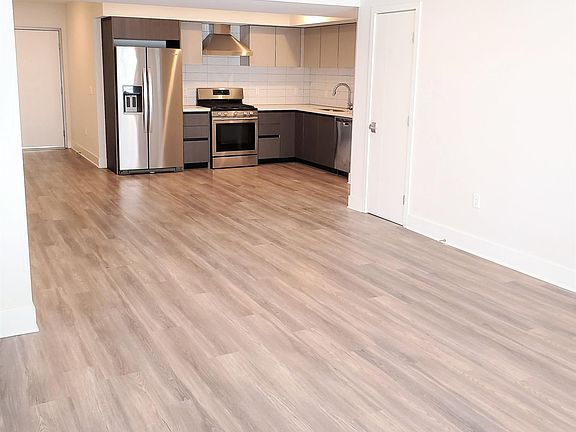 4th image of 5030 Rosewood Ave APT 505