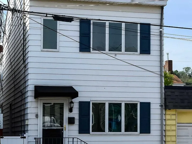 1922 Sidney St — Photo 3