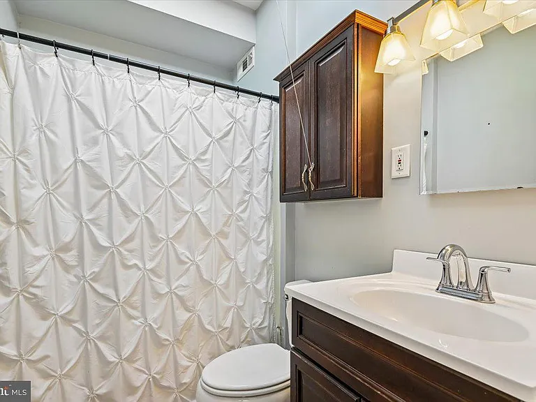 3720 Foster Ave — Photo 22