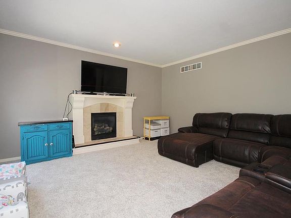 3rd image of 5755 NE Timber Hills Dr