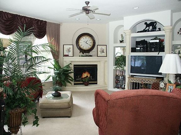 5th image of 60 Lake Diamond Blvd