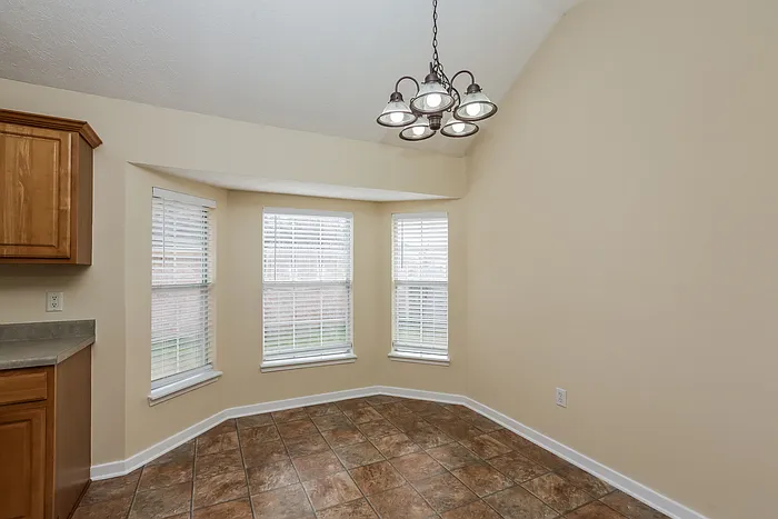 549 Oak Ridge Way — Photo 6
