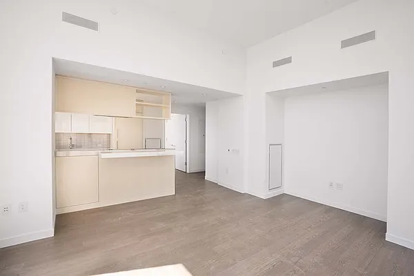 Rented by Nest Seekers International | media 17