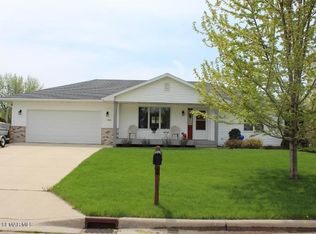 865 16th St SE, Owatonna, MN 55060