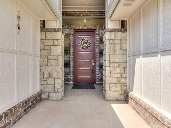2nd image of 2301 Kimball Dr