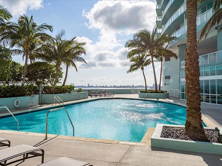 1900 N Bayshore Dr #912 — Photo 15