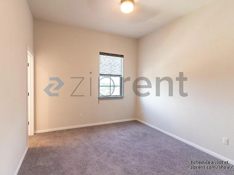 7601 Paruline Dr — Photo 14