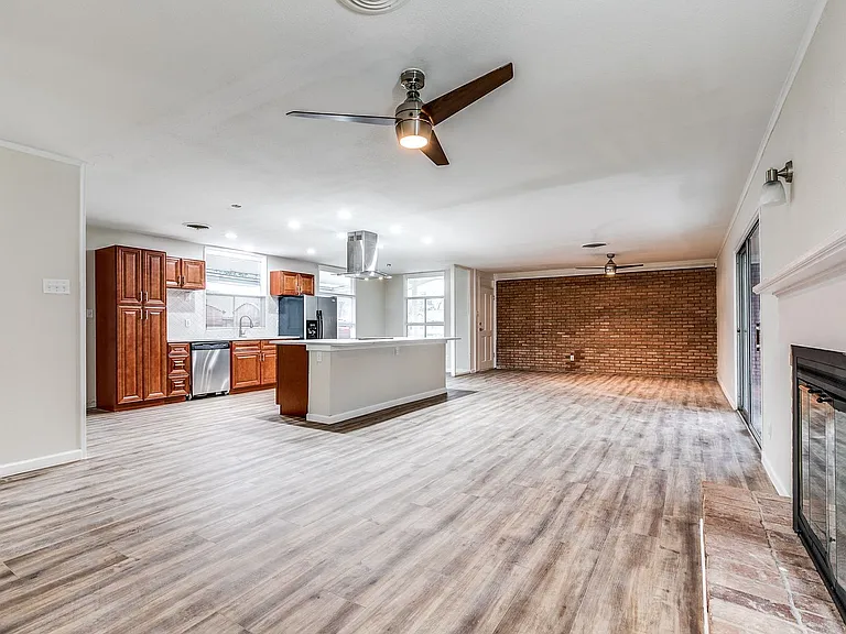 511 E Hathaway Dr — Photo 7