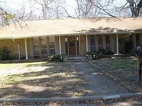 5th image of 704 Fonville Dr