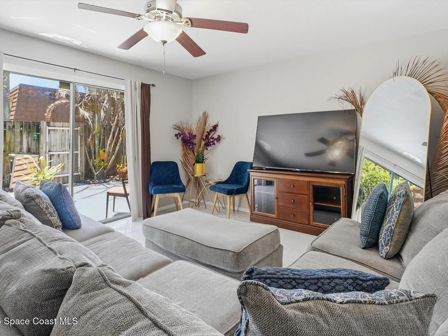 2 bed, 1.5 bath, 1236 sqft, $1,800 — Photo 4