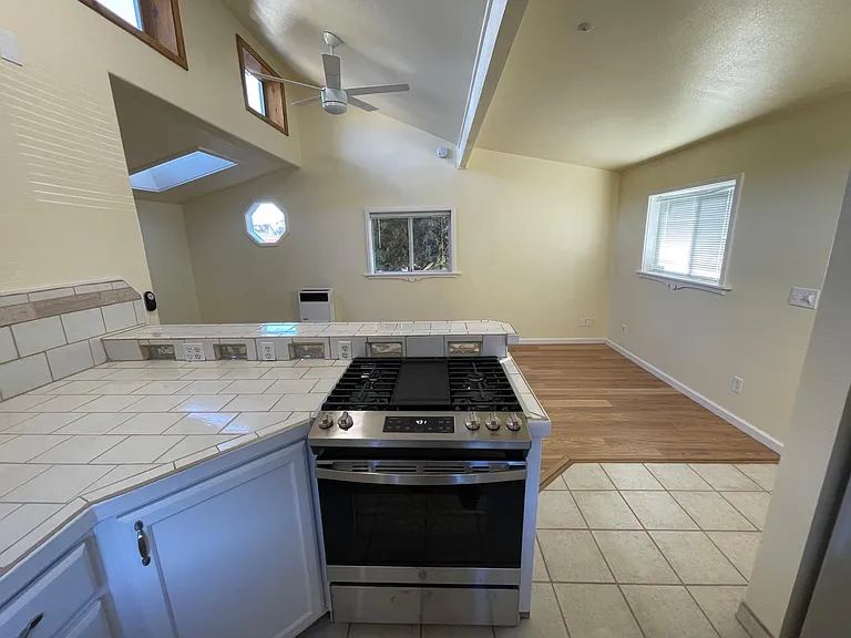 506 San Juan Ave — Photo 3