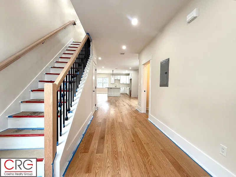 4 bed, 3.5 bath, 2581 sqft, $5,600 — Photo 1