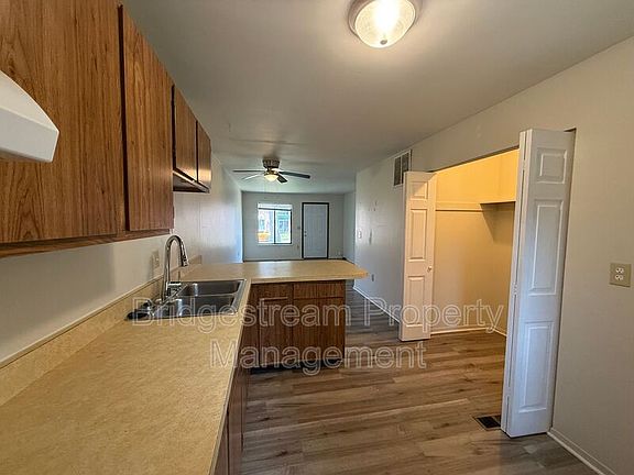 5th image of 4525 Elliot Ave