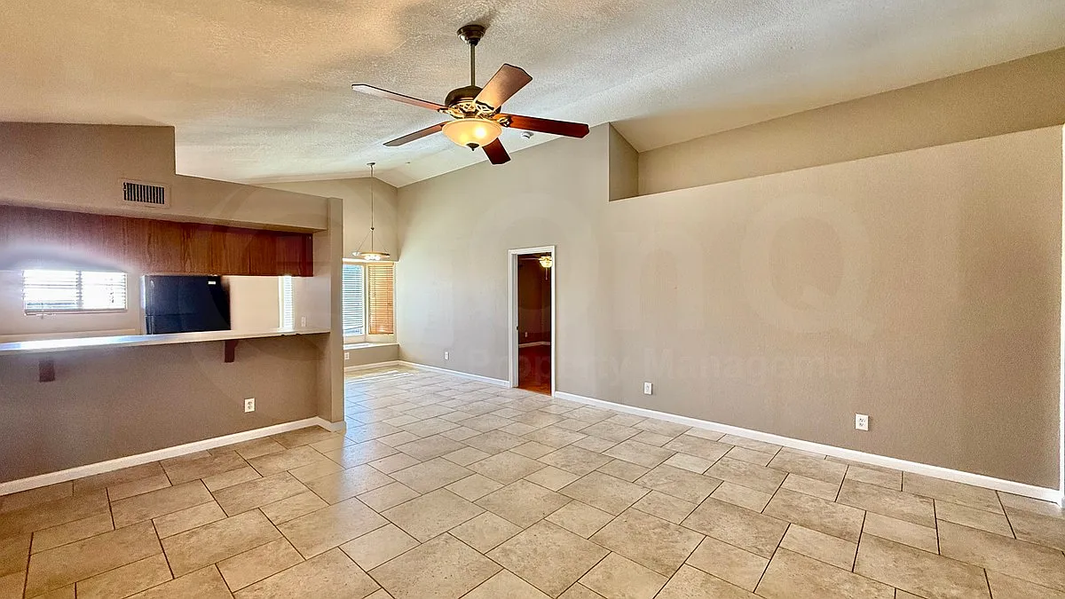3 bed, 2.0 bath, 1350 sqft, $2,200 — Photo 2