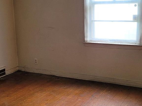 4th image of 13123 Indiana St