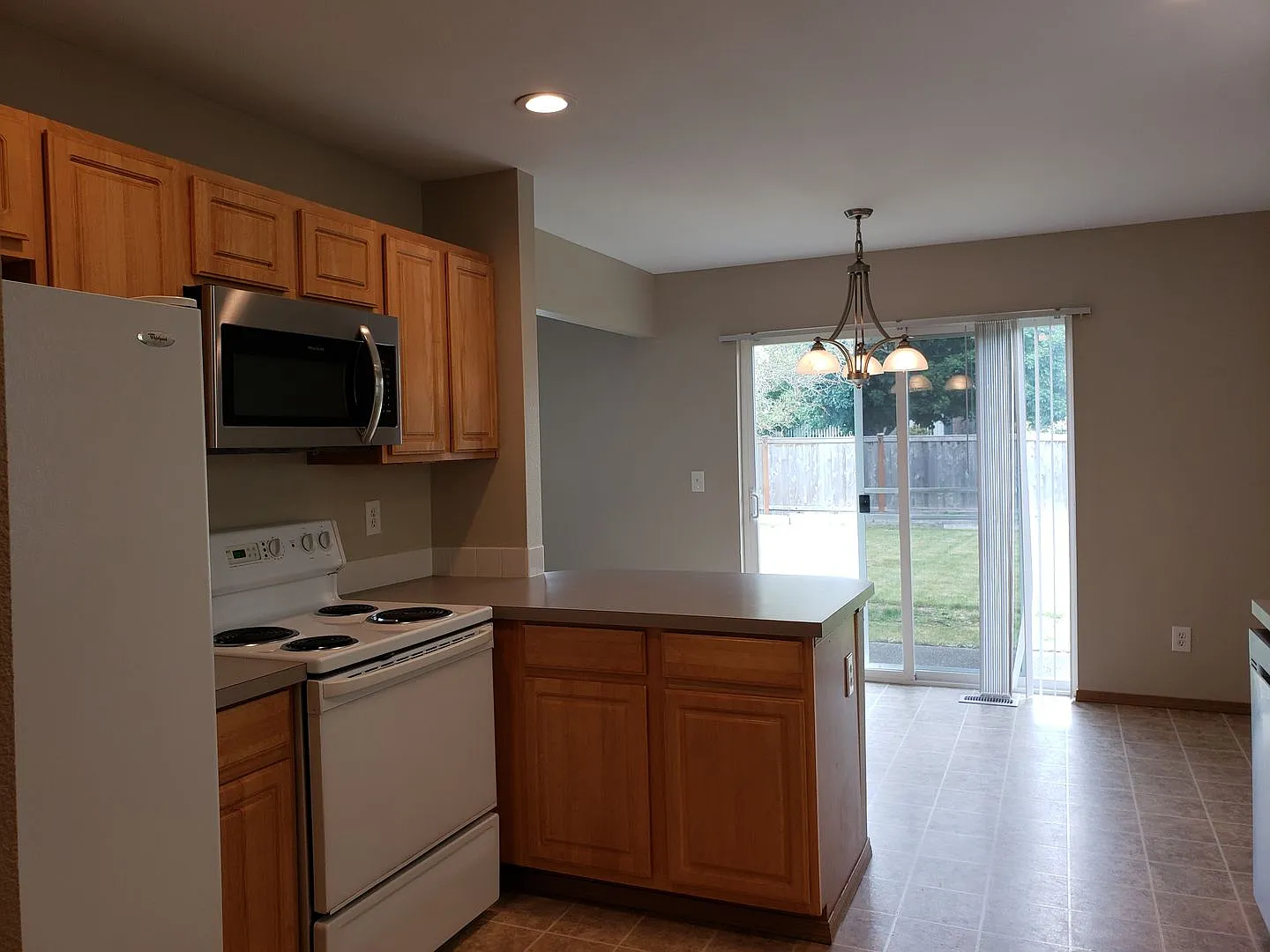 Inviting 3bed/2bath Home in Bonney Lake! — Photo 4