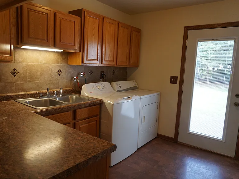 7819 Orion St — Photo 7