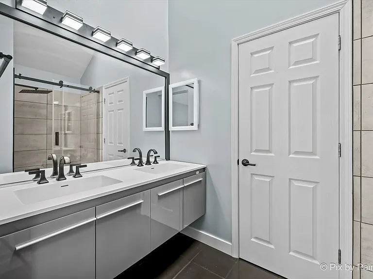1601 Newgate Ct — Photo 6