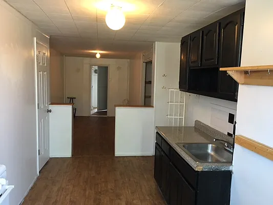 Rented by Premier Metro Realty Corp | media 19