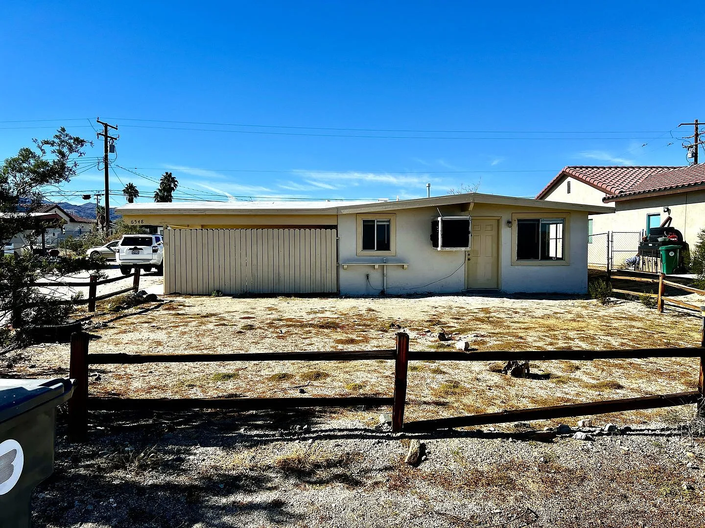 6548 Sahara Ave. - Prime Duplex Rental Ideal Location — Photo 4