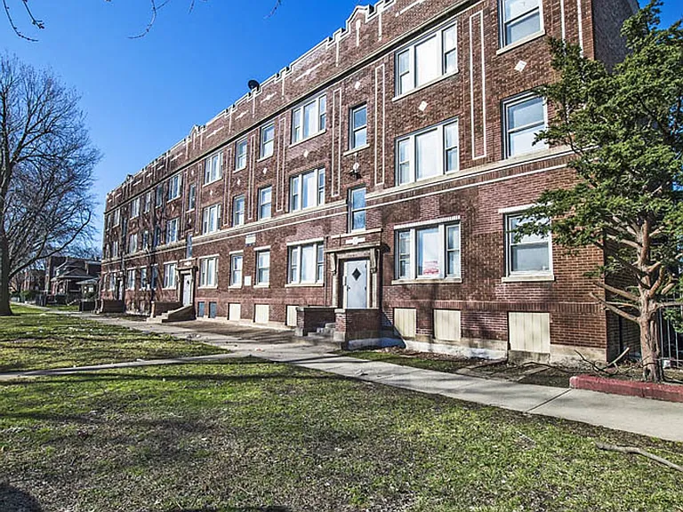 7120 S Wabash — Photo 9