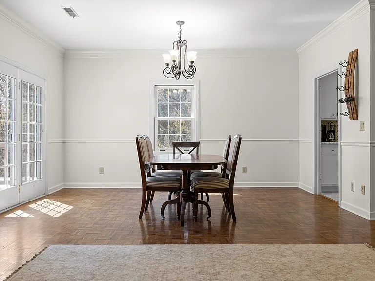 565 Winterview Ln — Photo 17