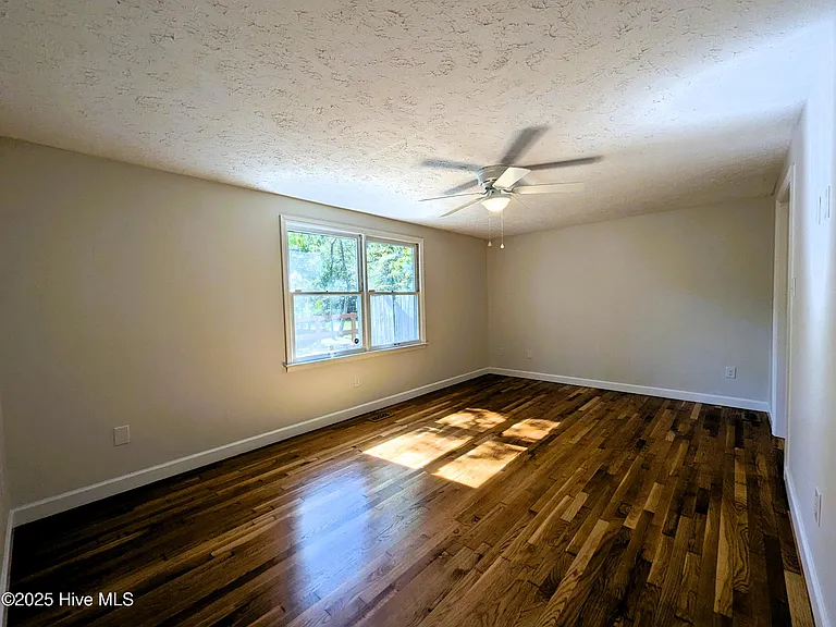 290 Diamondhead Dr S — Photo 11